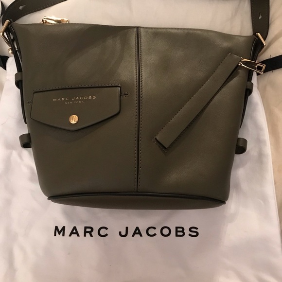 marc jacobs sling bags